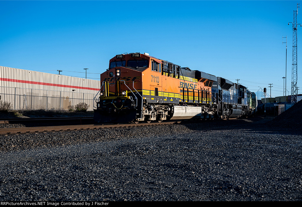 BNSF 7110